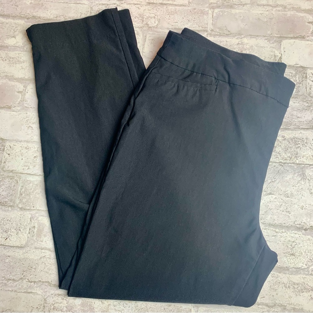 Chico’s Black Stretch Office Nylon Pants Cropped Black Pull On EUC 2.5 = 14😍